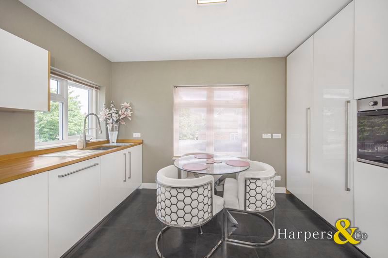 Additional image 3 of 2 bed flat for salePark Crescent, Erith DA8