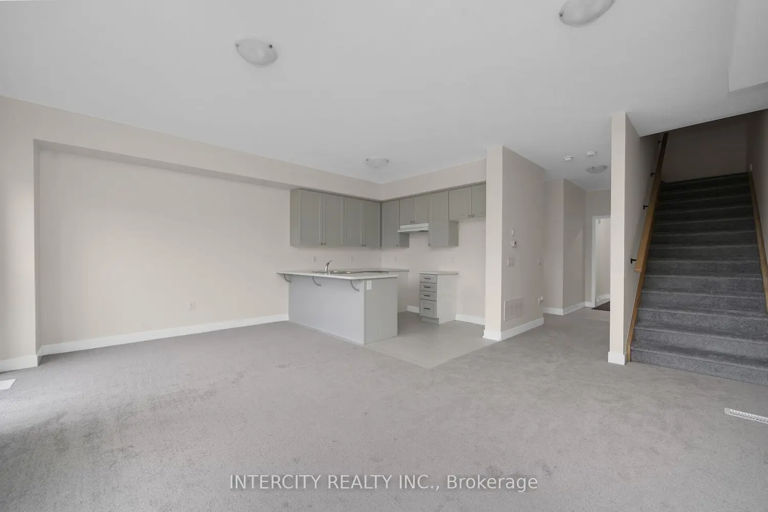 Additional image 6 of 100 Walden Drive Blk 7 Unit 3