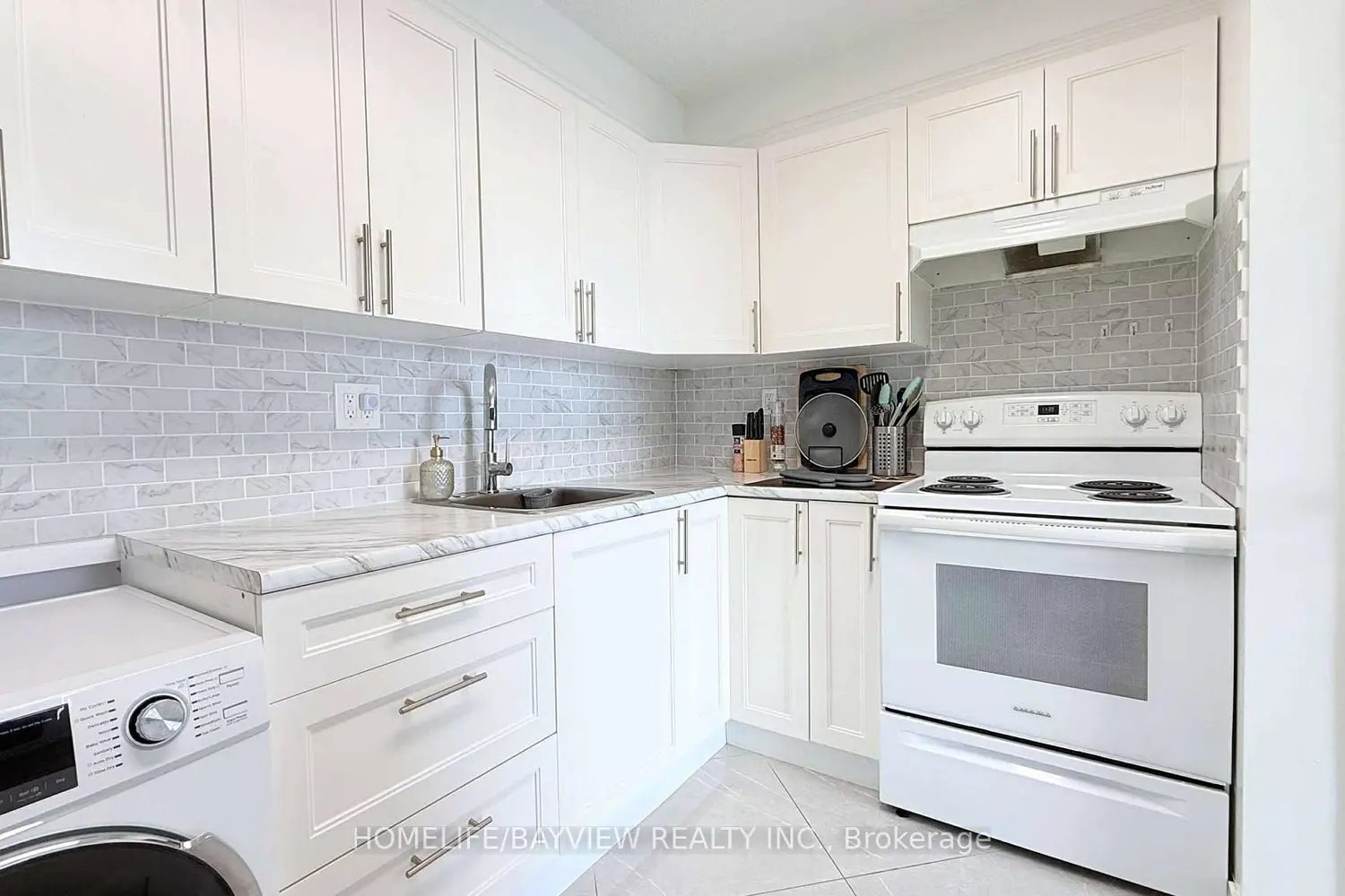 Additional image 3 of 4645 Jane Street 909