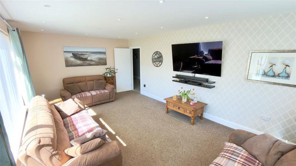 Additional image 27 of 5 bed chalet for saleFreshwater Bay, Isle Of Wight PO40