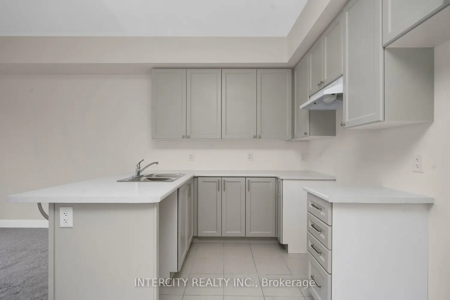 Additional image 8 of 100 Walden Drive Blk 7 Unit 3