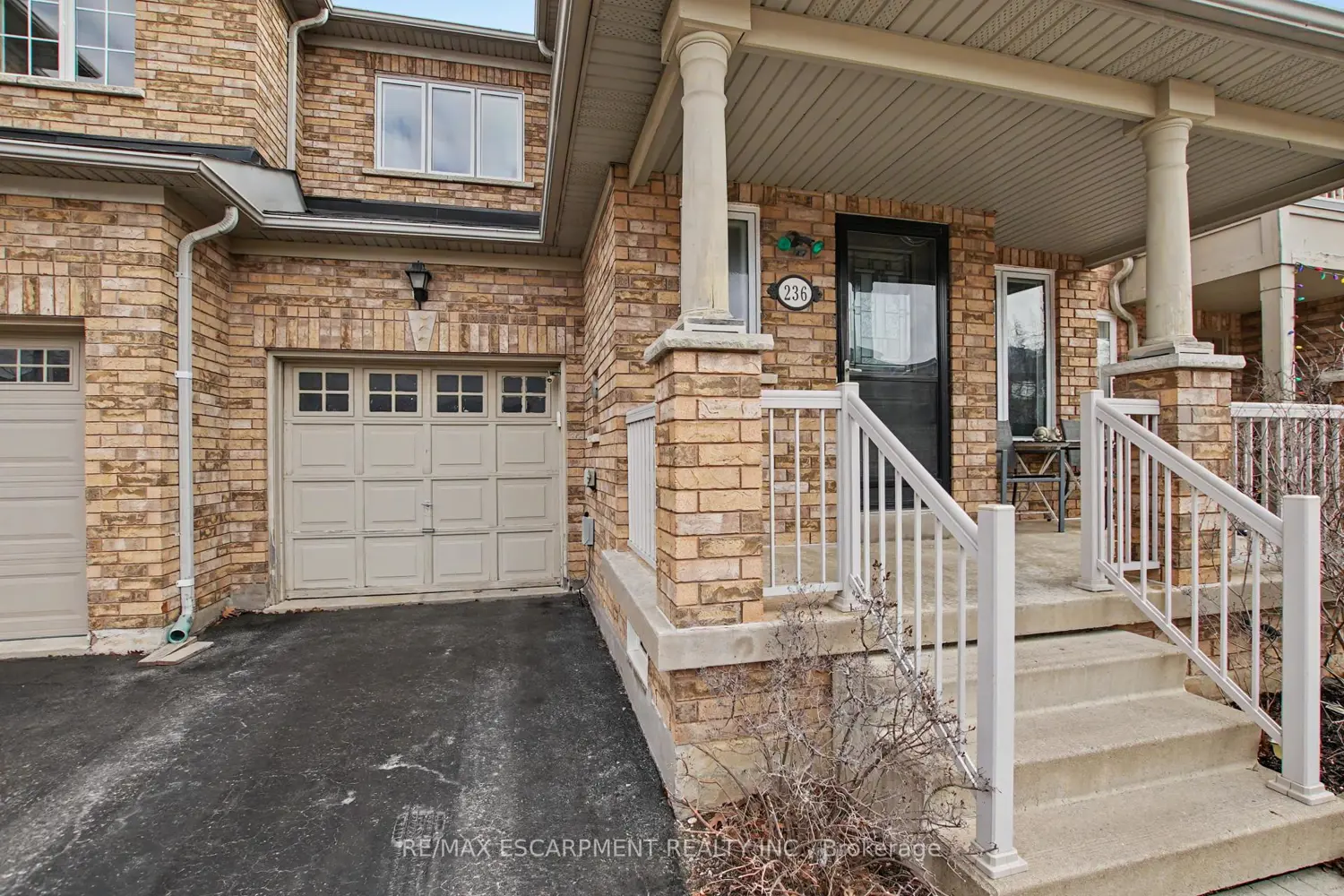 236 Fitzgerald Crescent photo 2