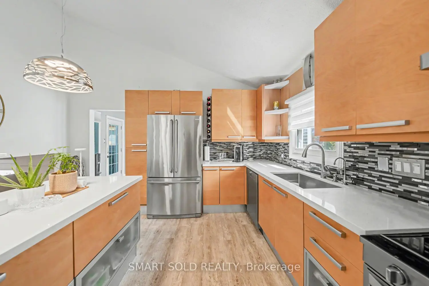 210 Parkview Drive photo 2