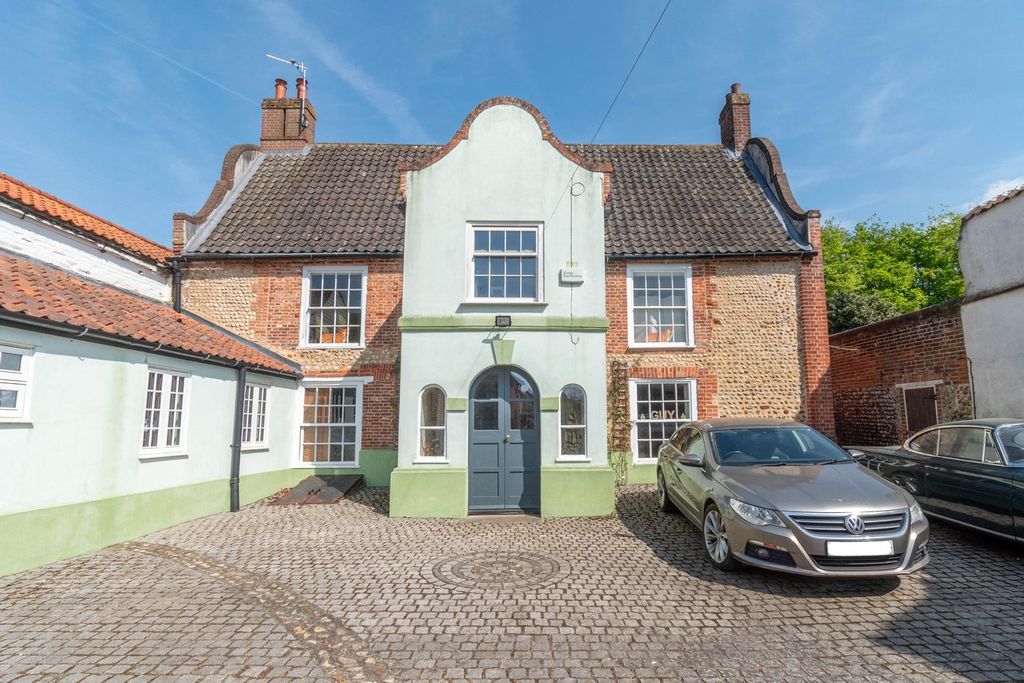 Additional image 2 of 5 bed property for saleOak Street, Fakenham NR21