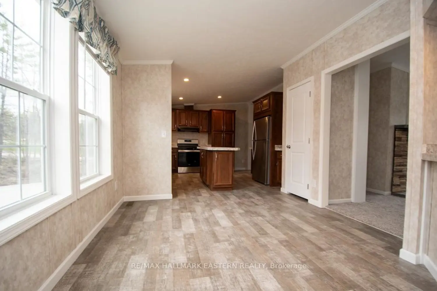 1864 Lakehurst Road photo 4
