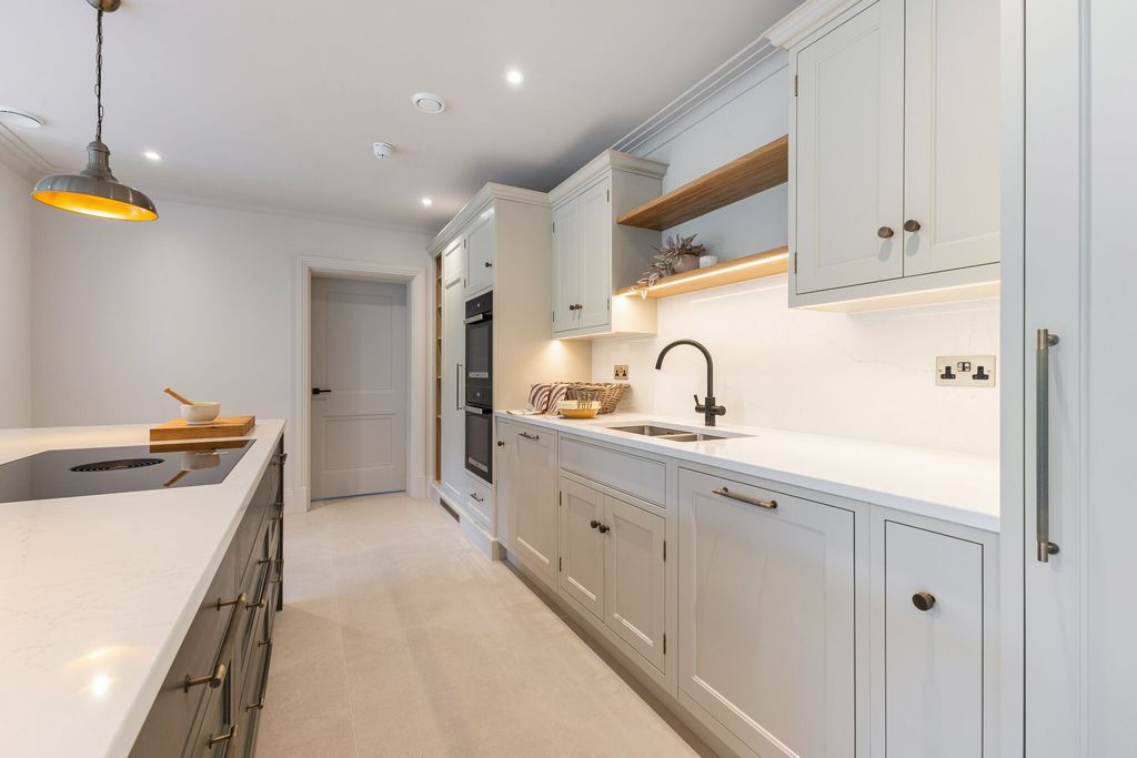 Additional image 10 of 6 bed detached house for saleArkell Lane, Frensham, Farnham GU10
