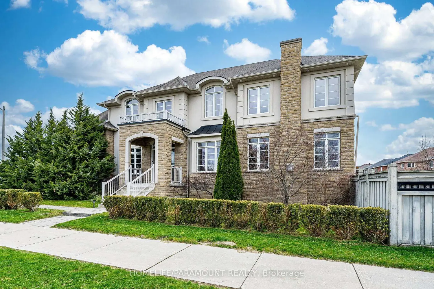 121 Highmark Drive photo 3