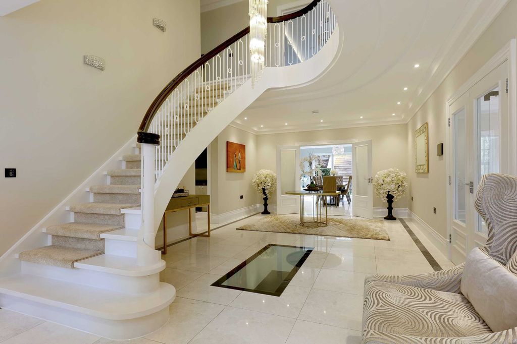 Additional image 2 of 5 bed detached house for saleValley Way, Gerrards Cross, Buckinghamshire SL9