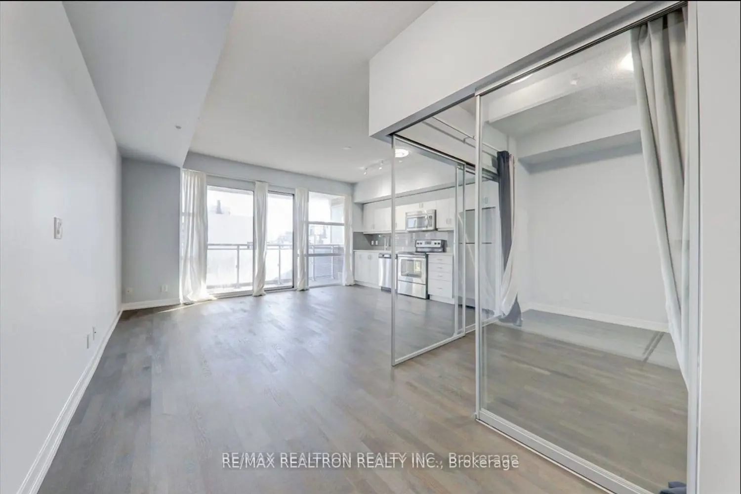 Additional image 8 of 10 Willison Square 803
