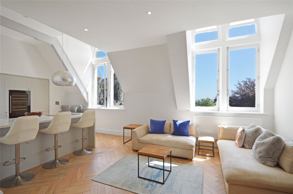 3 bed flat for sale23/24 Cathedral Yard, Exeter, Devon EX1 photo 4