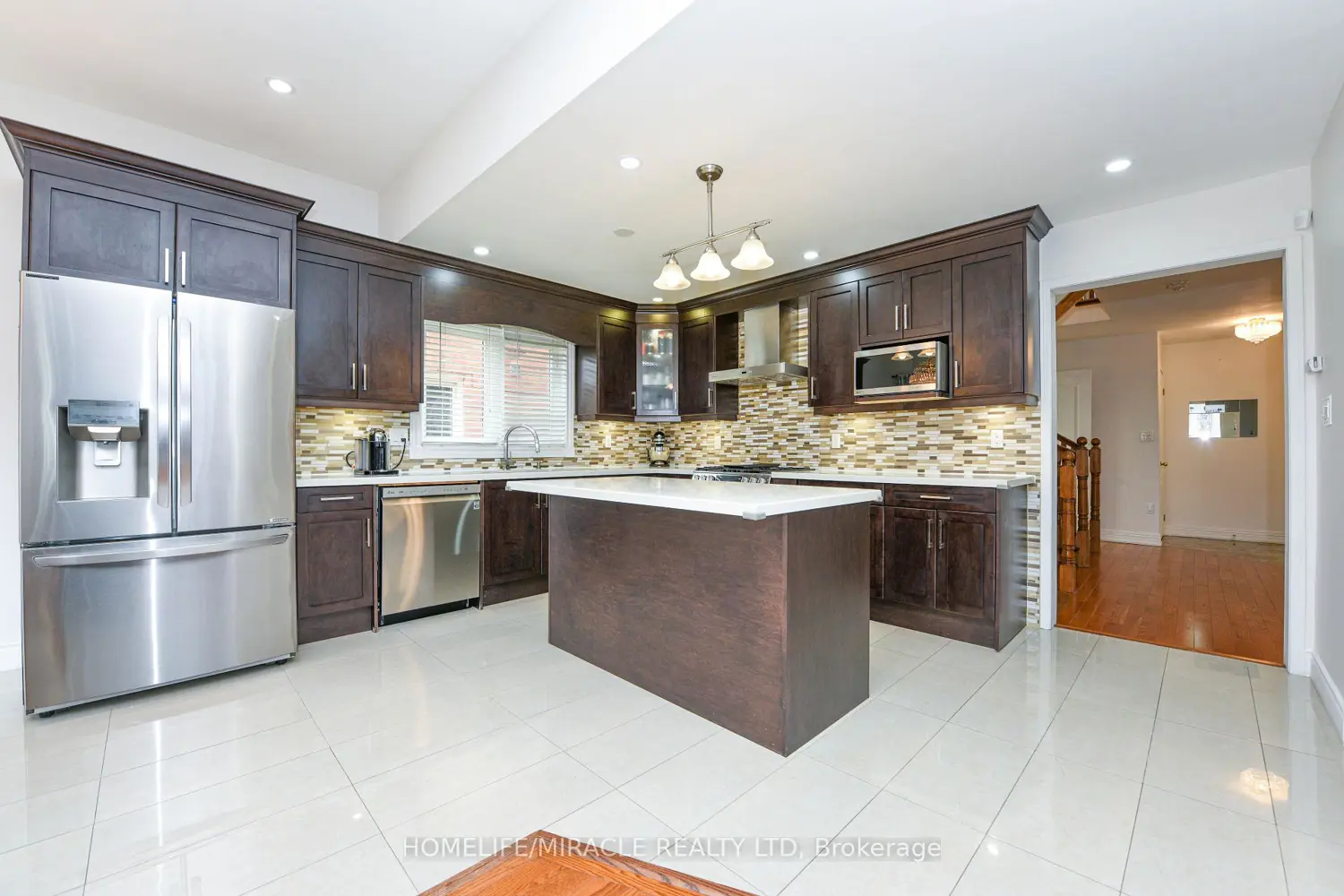 113 Seclusion Crescent photo 2