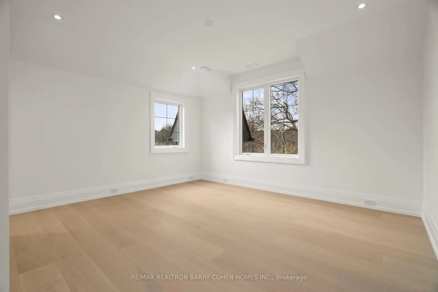 Additional image 14 of 81 Upper Canada Drive