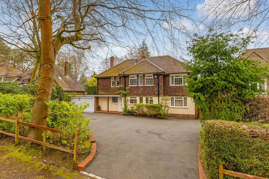 5 bed detached house for saleStockton Avenue, Fleet GU51