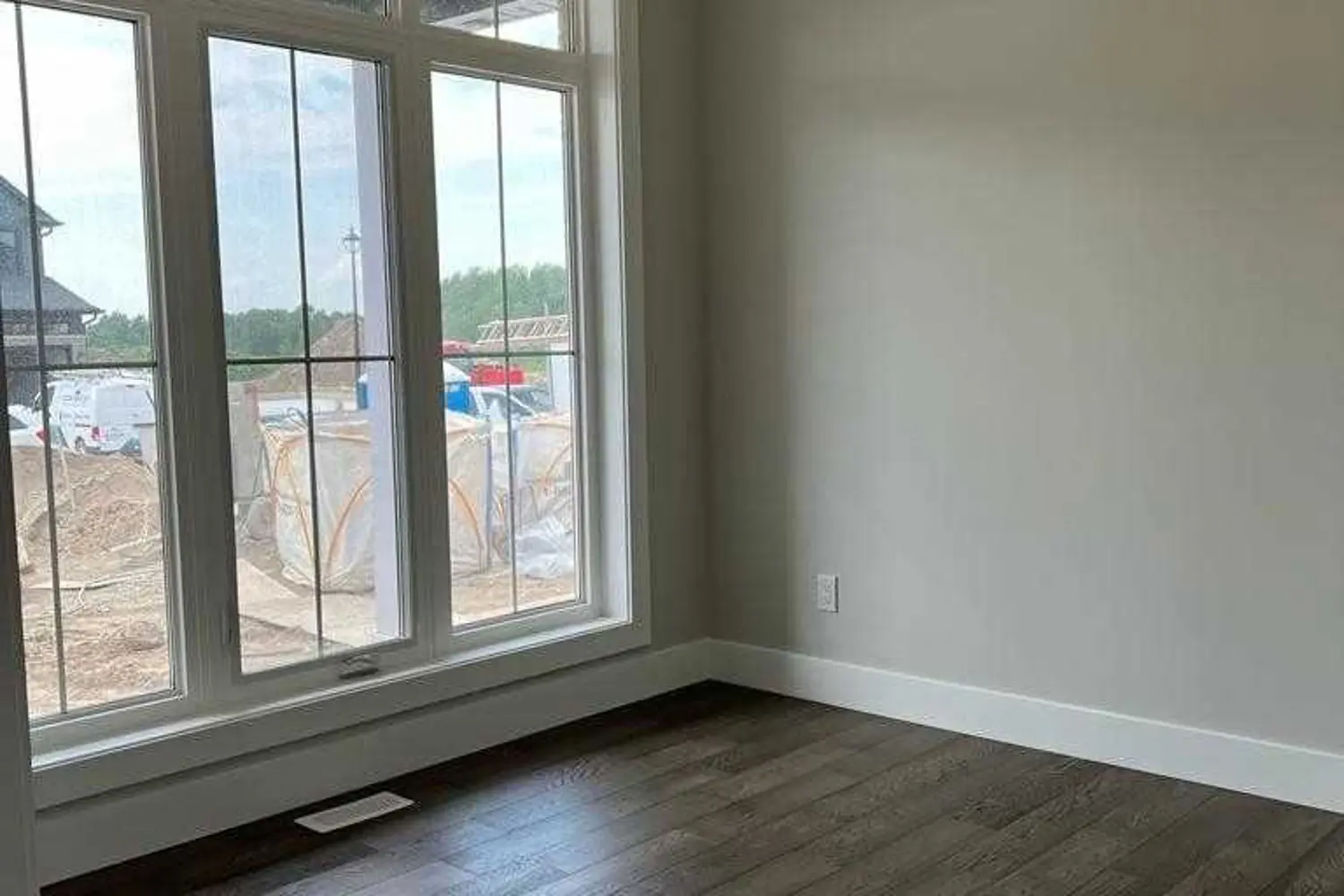 54 Wayside Lane photo 3