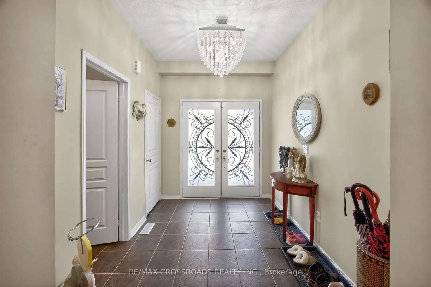 586 Oldman Road photo 3