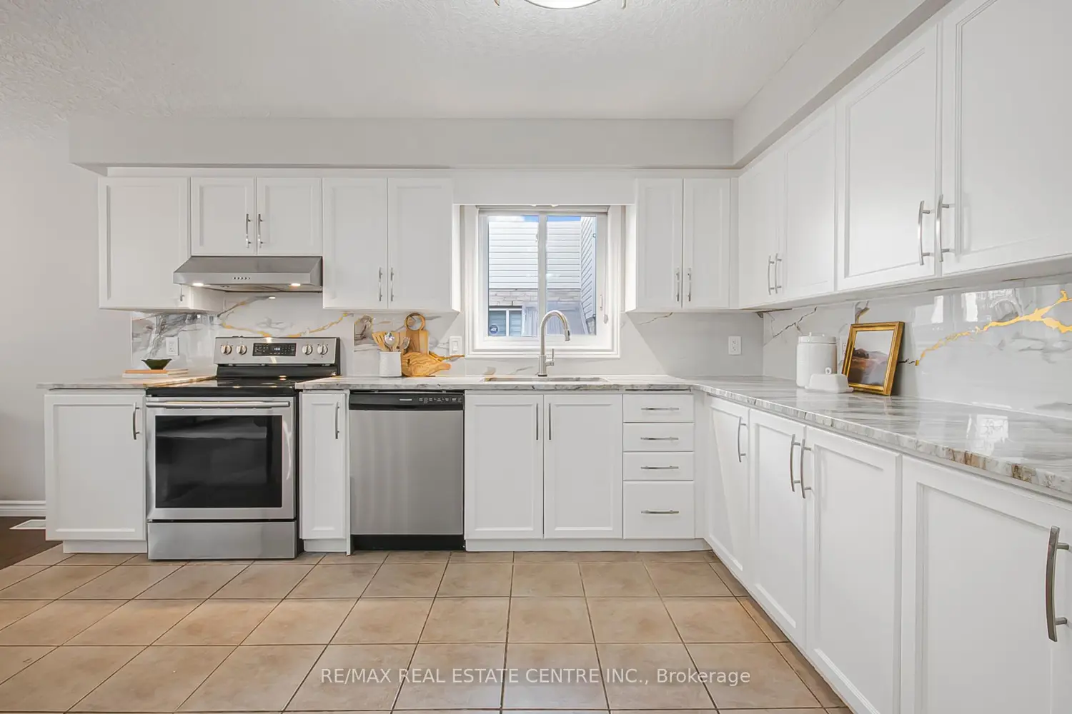Additional image 4 of 864 Frontenac Crescent