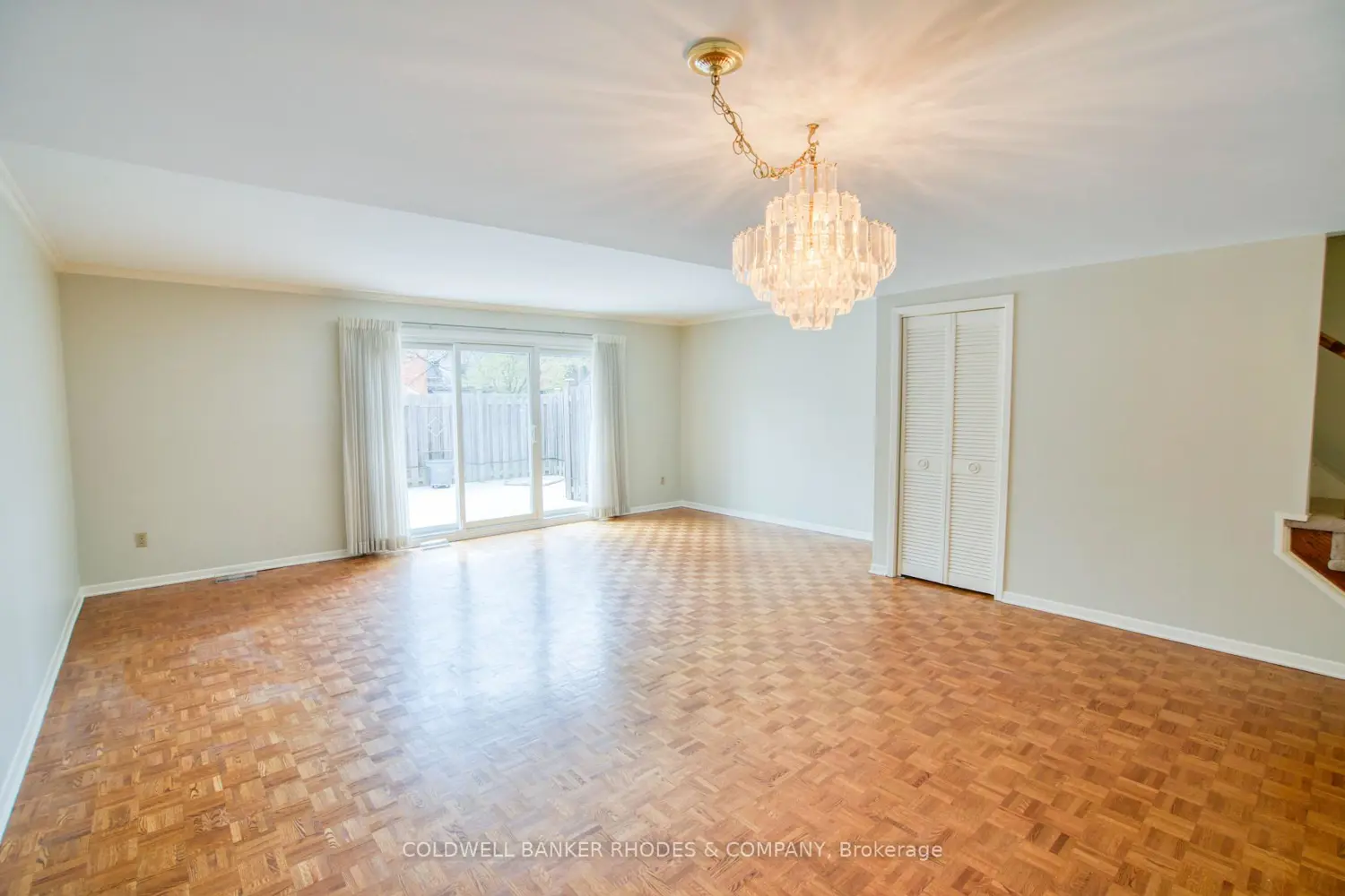 215 Mackay Street 9 photo 2
