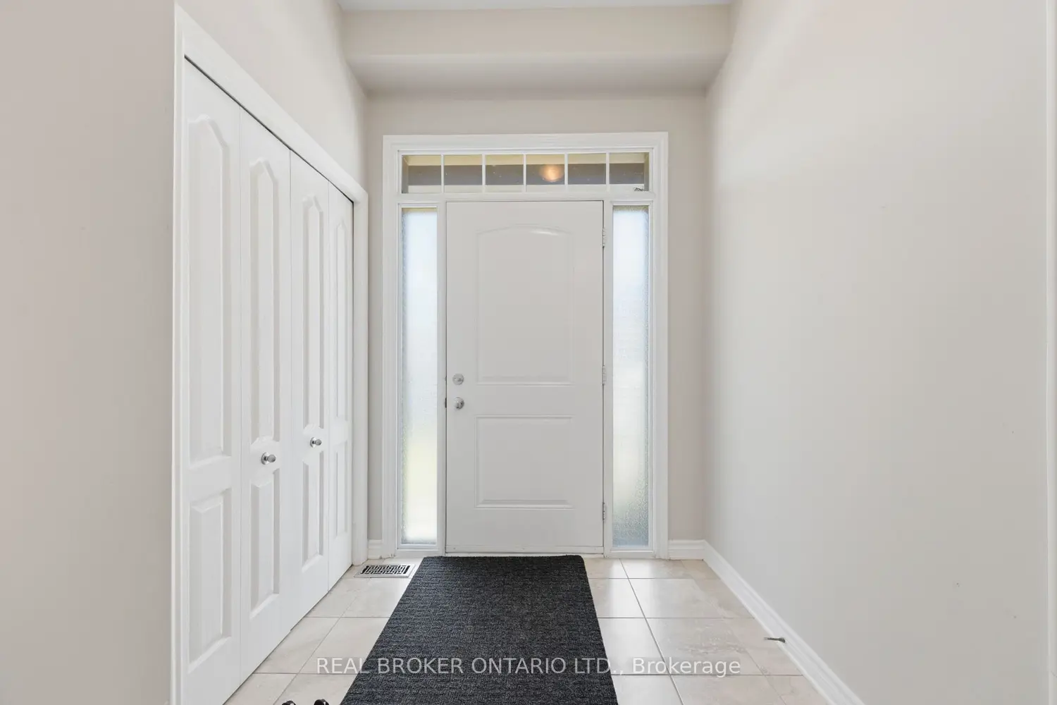 417 Stalwart Crescent photo 2
