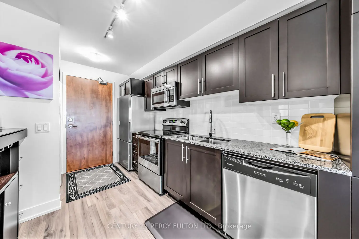 Additional image 8 of 1215 Bayly Street 1303