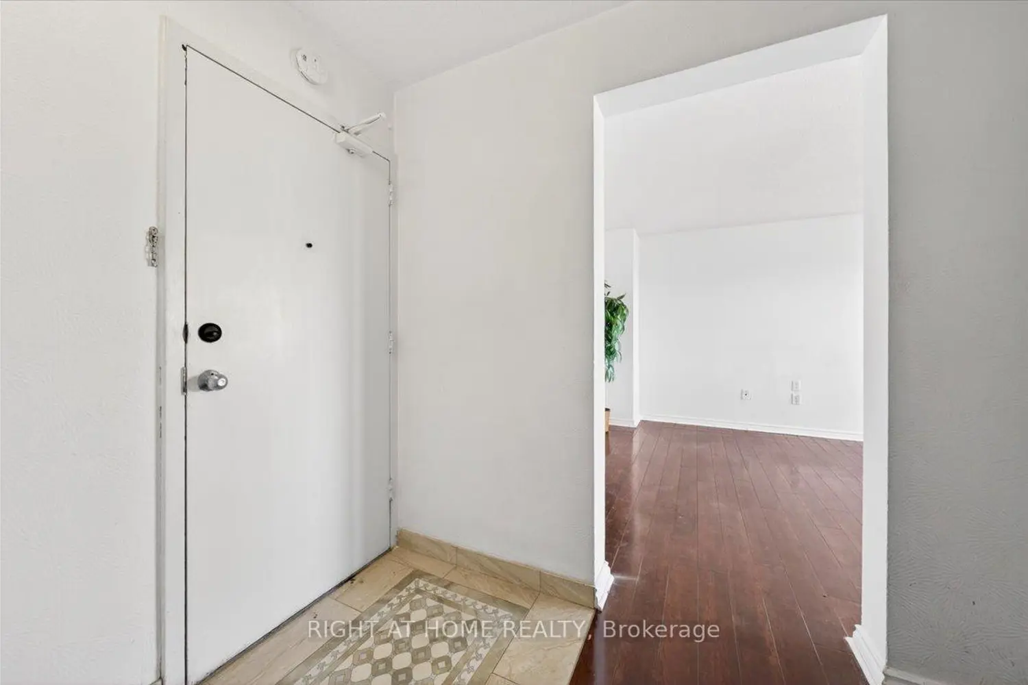 Additional image 2 of 100 Leeward Glenway 708