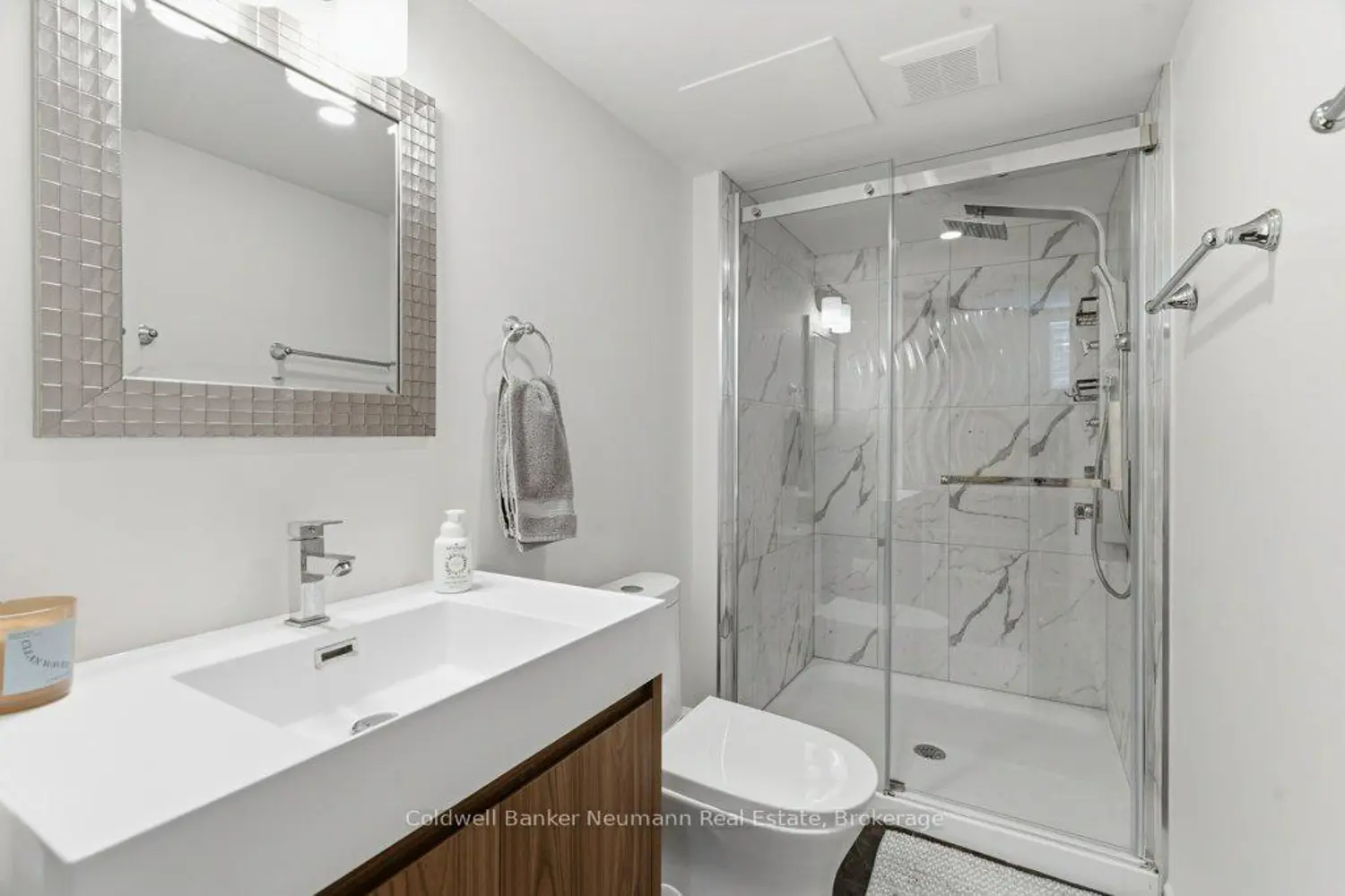 114 Creighton Avenue photo 5