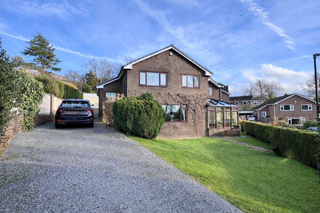 5 bed detached house for saleHaywards Close, Glossop SK13