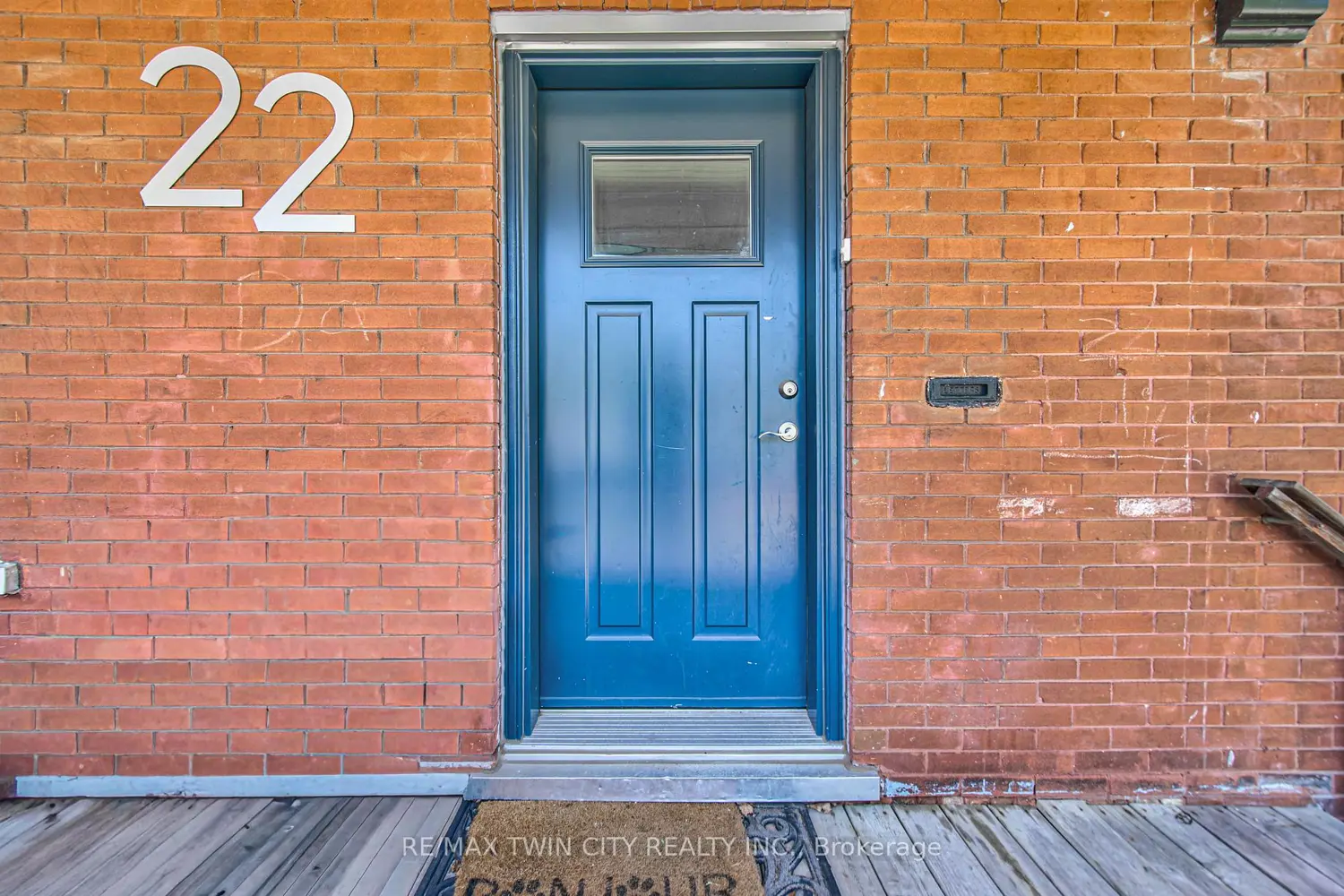 22 Herlan Avenue photo 3