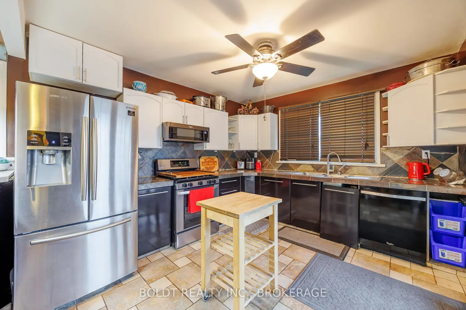 19 Patricia Avenue photo 5