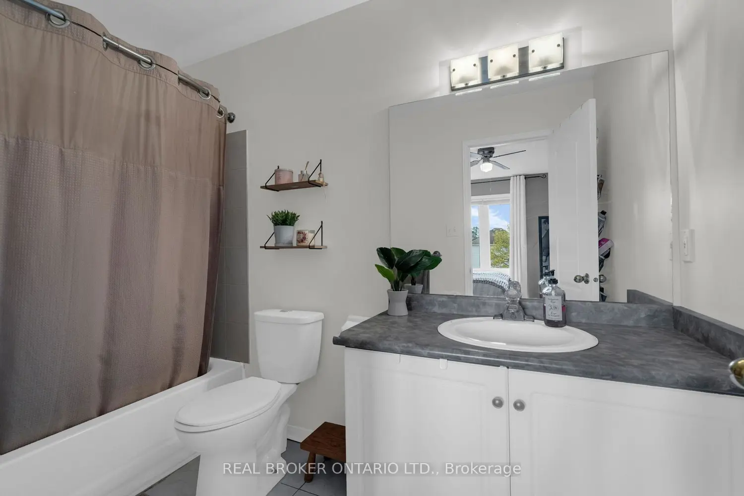 Additional image 7 of 4 Parkside Crescent