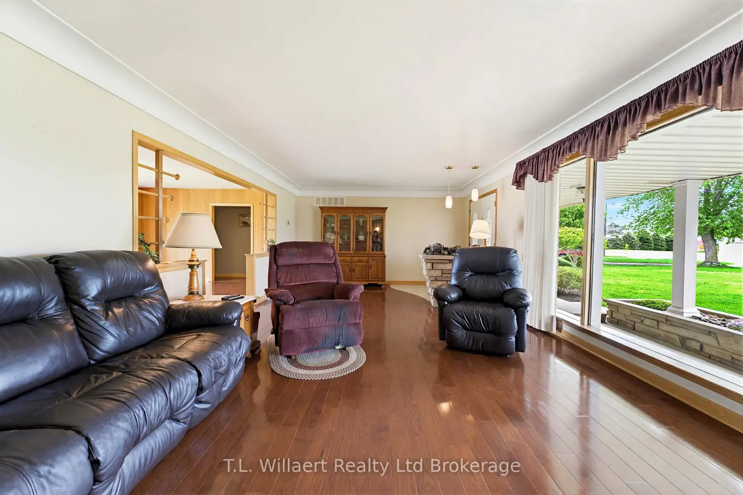 70 Albert Street photo 3