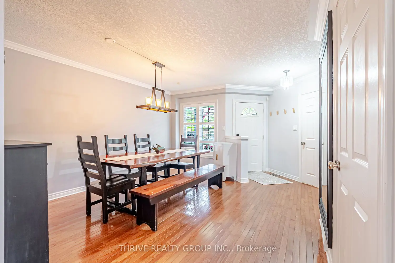 2374 Meadowgate Boulevard photo 4