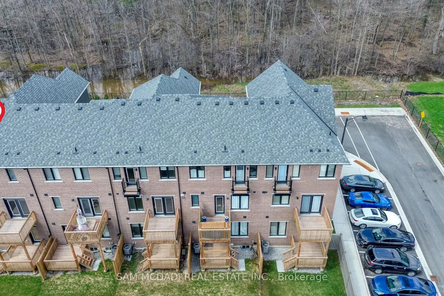 4068 Kadic Terrace photo 3