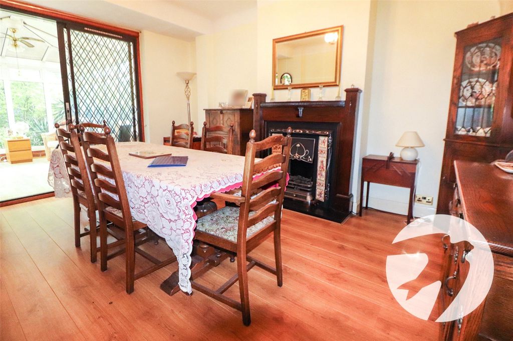 Additional image 6 of 4 bed semi-detached house for salePark Crescent, Northumberland Heath, Erith DA8