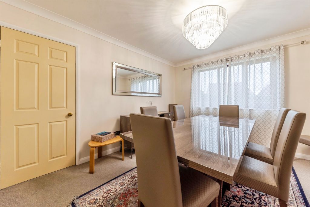 Additional image 3 of 5 bed detached house for saleBarrowby Gate, Grantham NG31