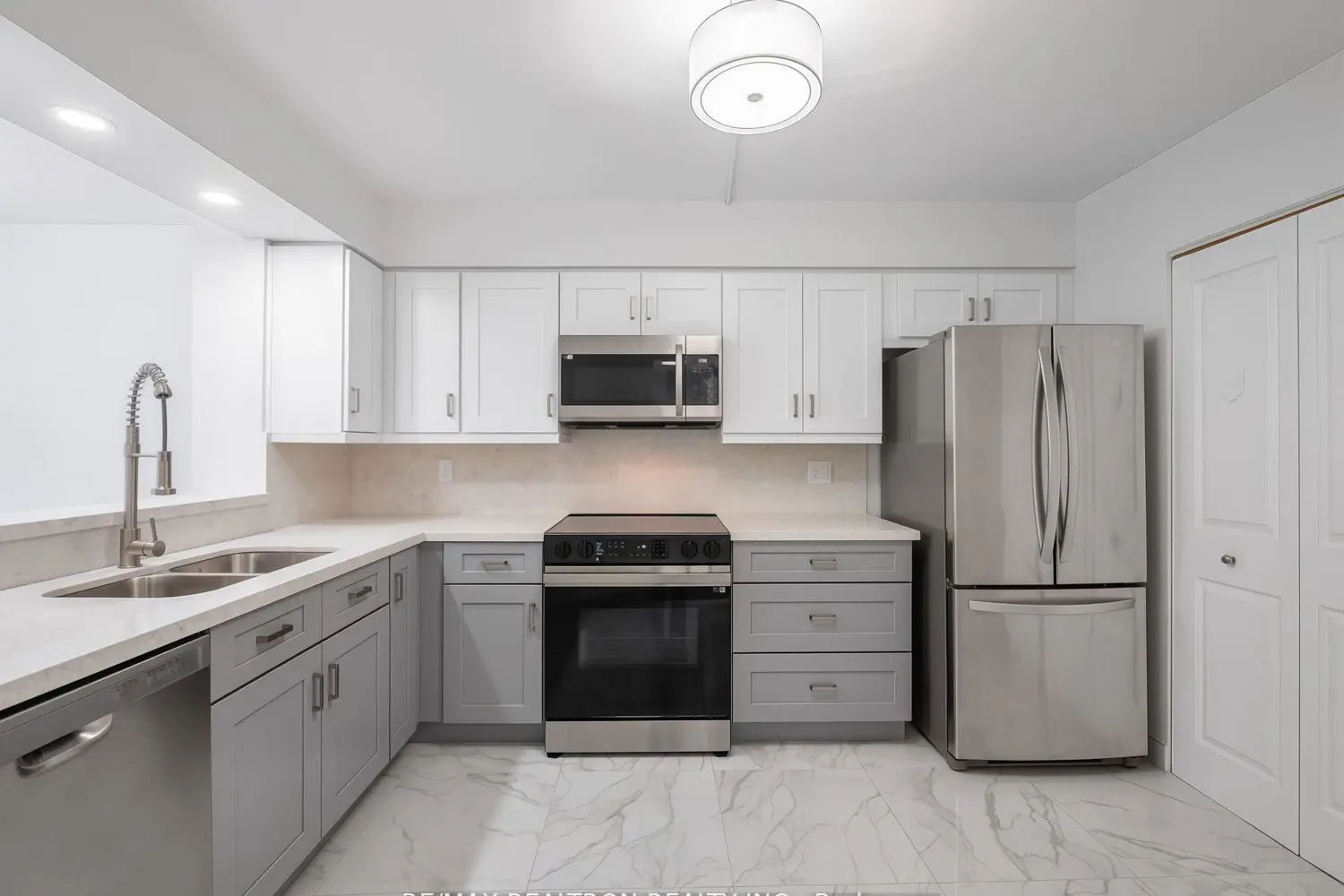 120 Promenade Circle 406 photo 3