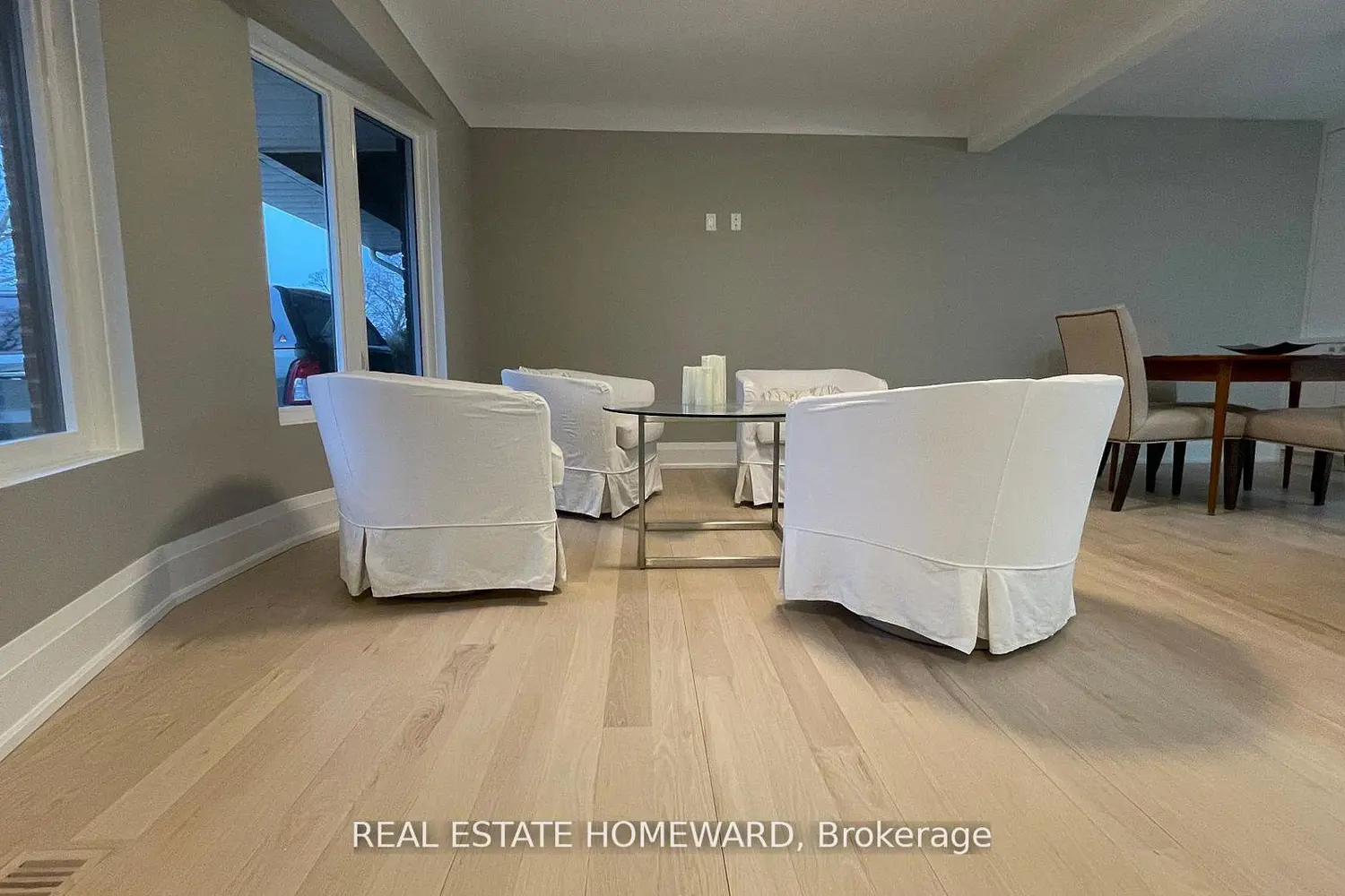 33 Strathcona Drive photo 2