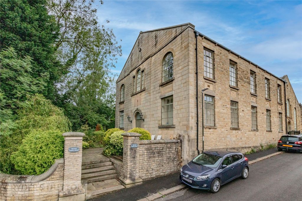 2 bed flat for saleShrewsbury Street, Glossop, Derbyshire SK13