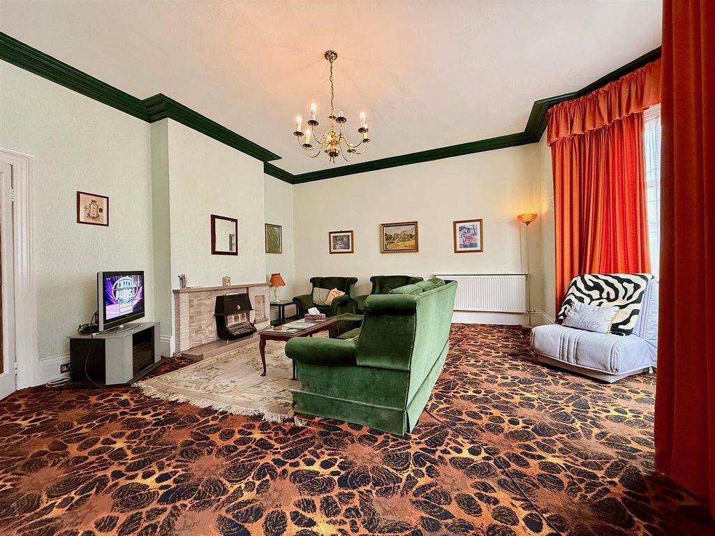 Additional image 12 of 4 bed flat for saleRegent Road, Great Yarmouth NR30
