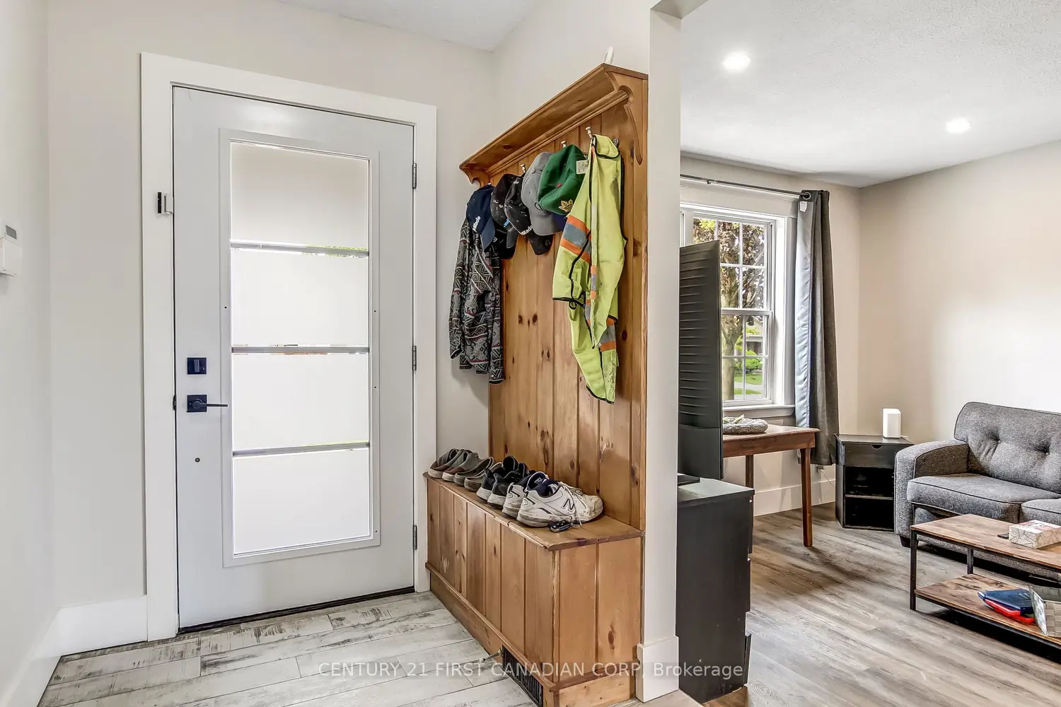 20 Renny Crescent photo 2