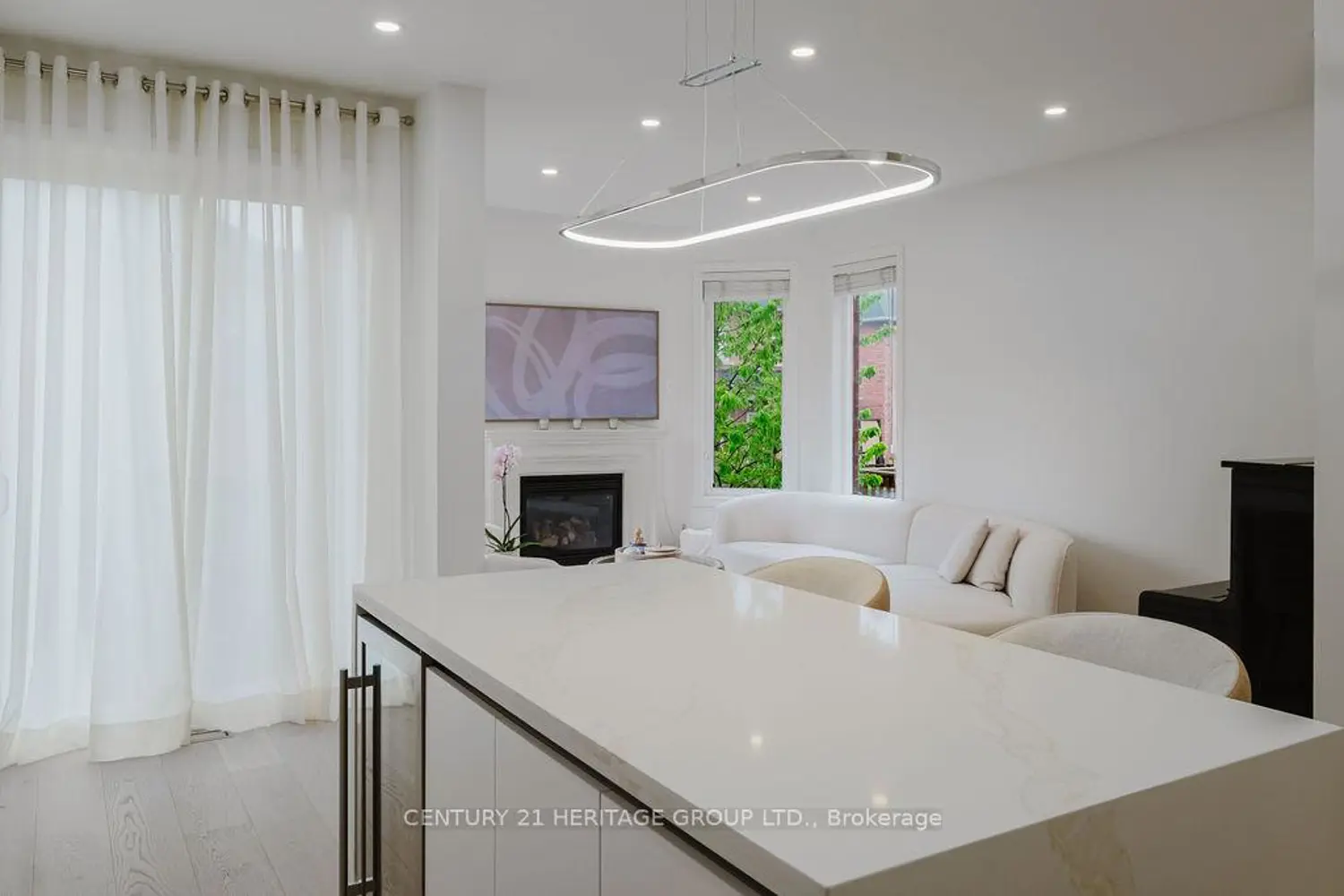 21 Thistle Avenue photo 3