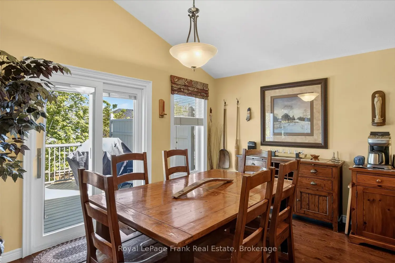 1333 Ireland Drive photo 4