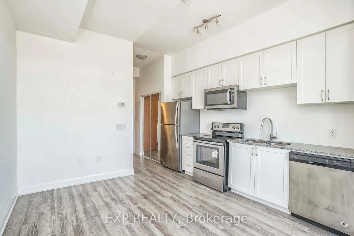 Additional image 13 of 2800 Keele Street 605