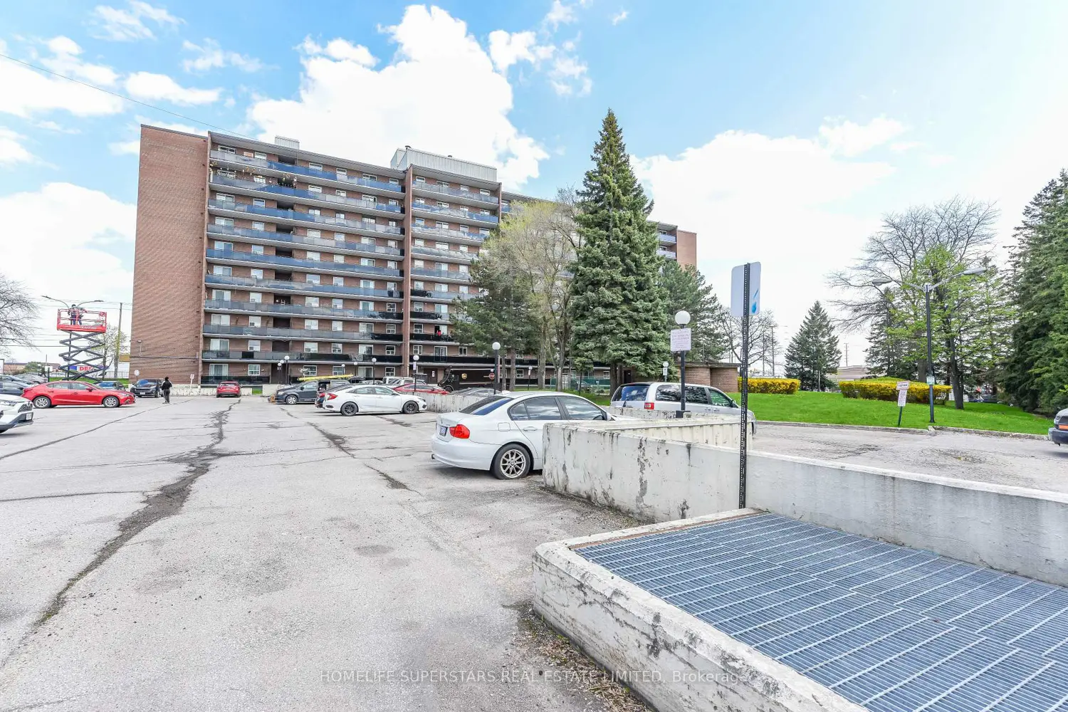 3533 Derry Road 511