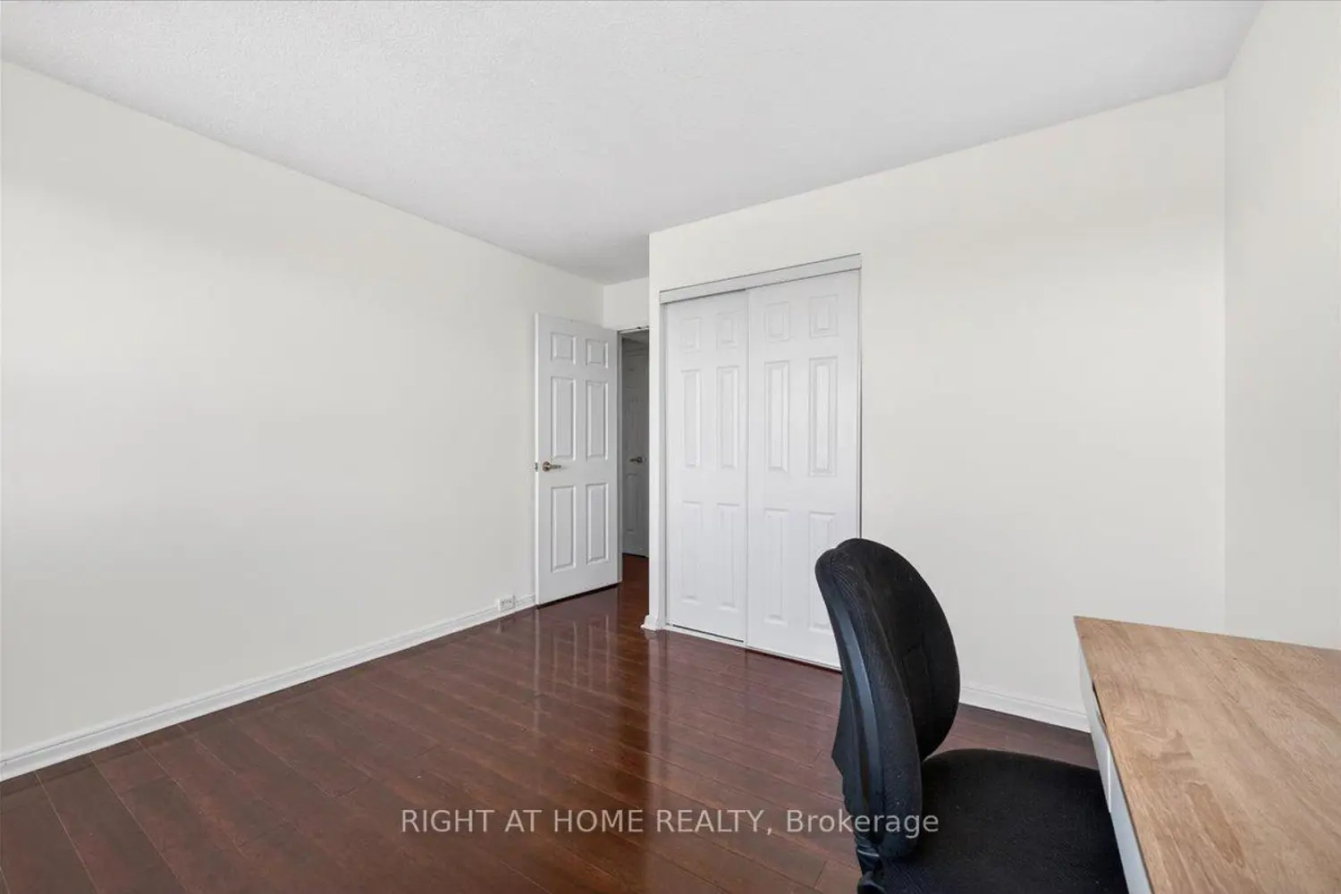 Additional image 12 of 100 Leeward Glenway 708
