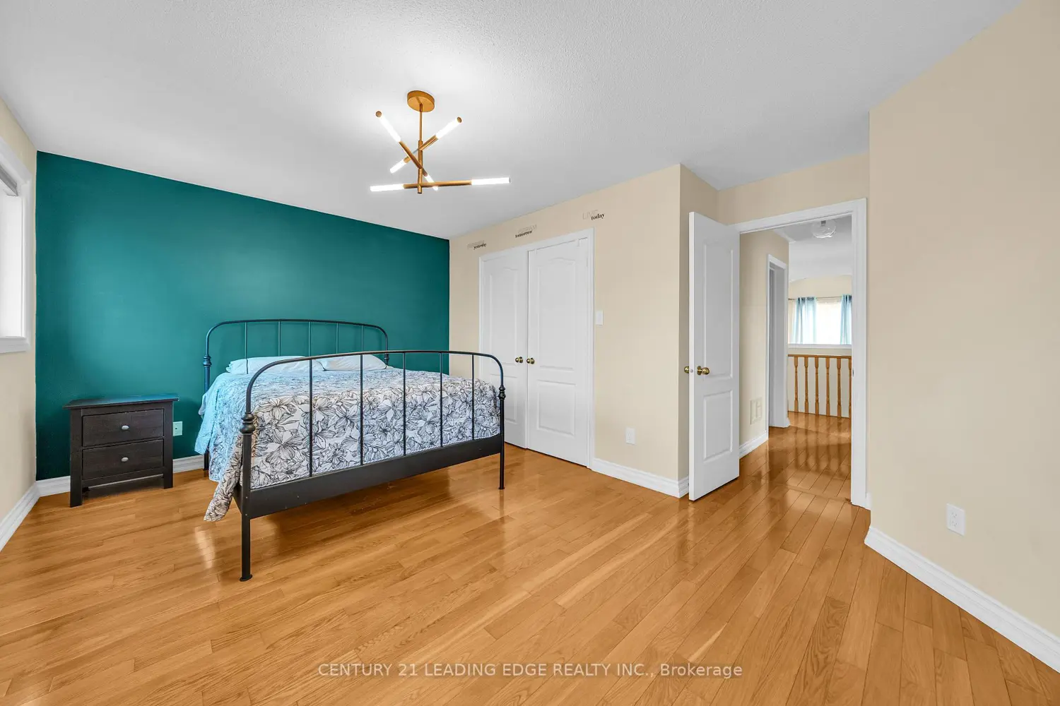 Additional image 11 of 146 Roxbury Street