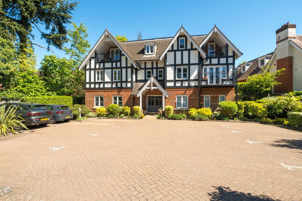 Additional image 22 of 2 bed flat for salePackhorse Road, Gerrards Cross, Buckinghamshire SL9