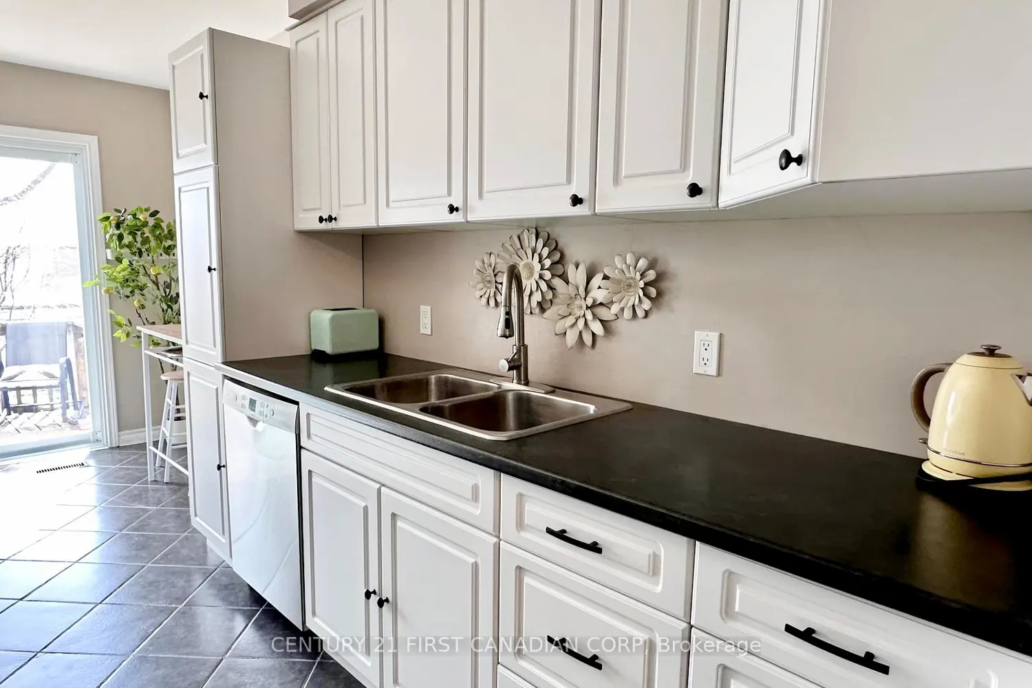 15 Chancton Crescent photo 5