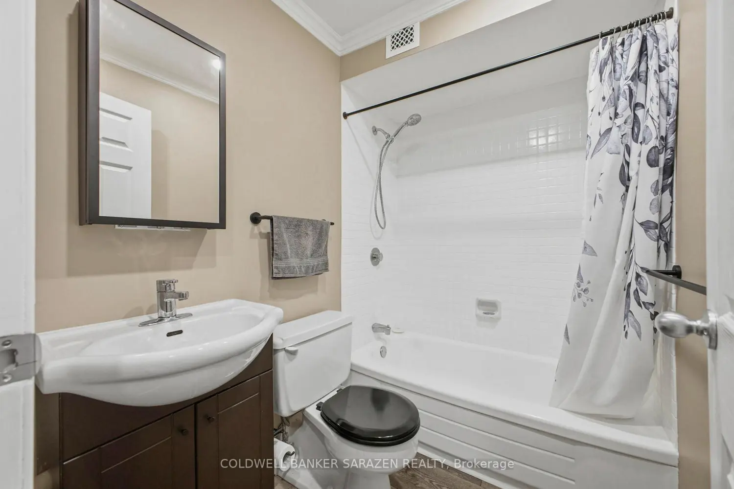 415 Greenview Avenue 2102 photo 5