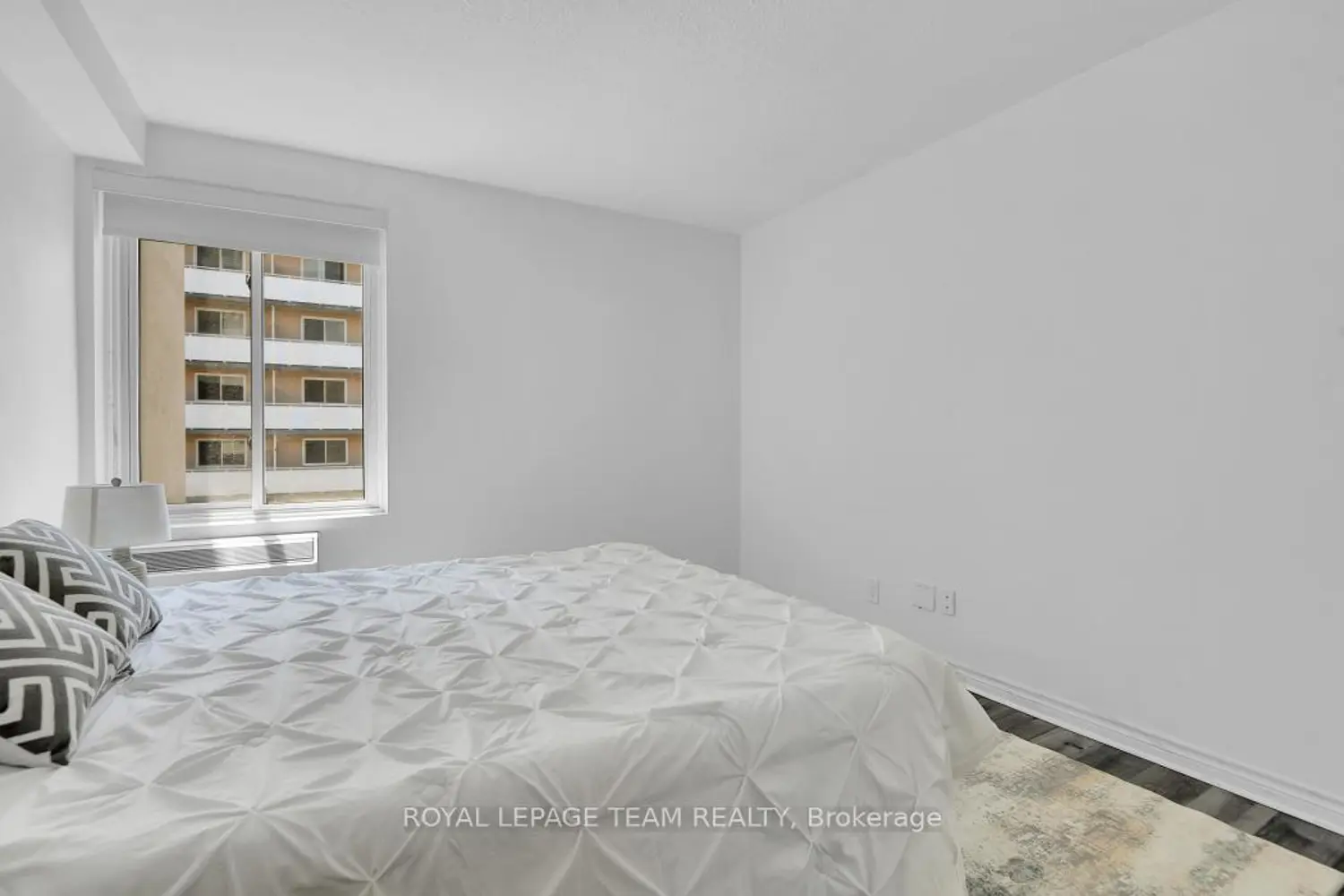Additional image 10 of 141 Somerset Street 1004