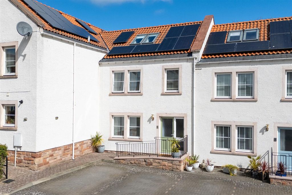 3 bed terraced house for sale3 Hazel Court, Ayton TD14